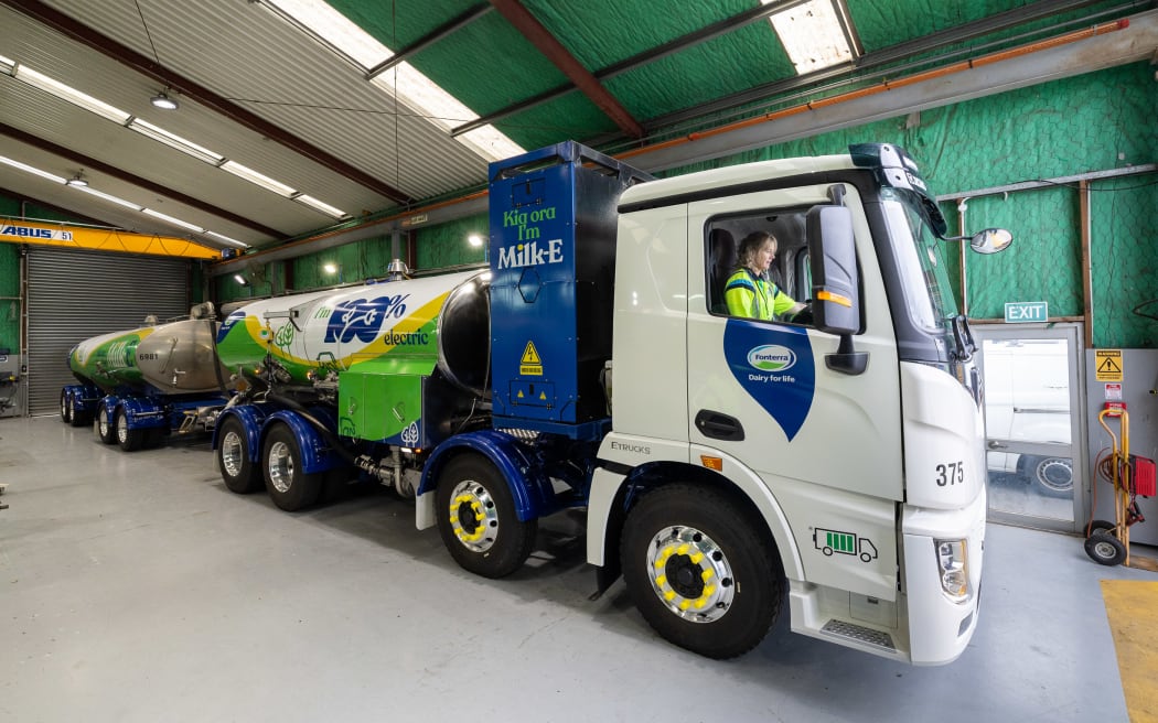 New Zealand's first electric milk tanker: Fonterra Milk-E.