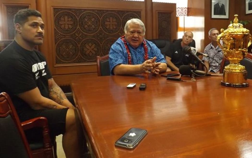 Former All Black Rodney So'oialo, (left), with the Samoa PM and Rugby Chair Tuila'epa Sa'ilele Malielegaoi meet.