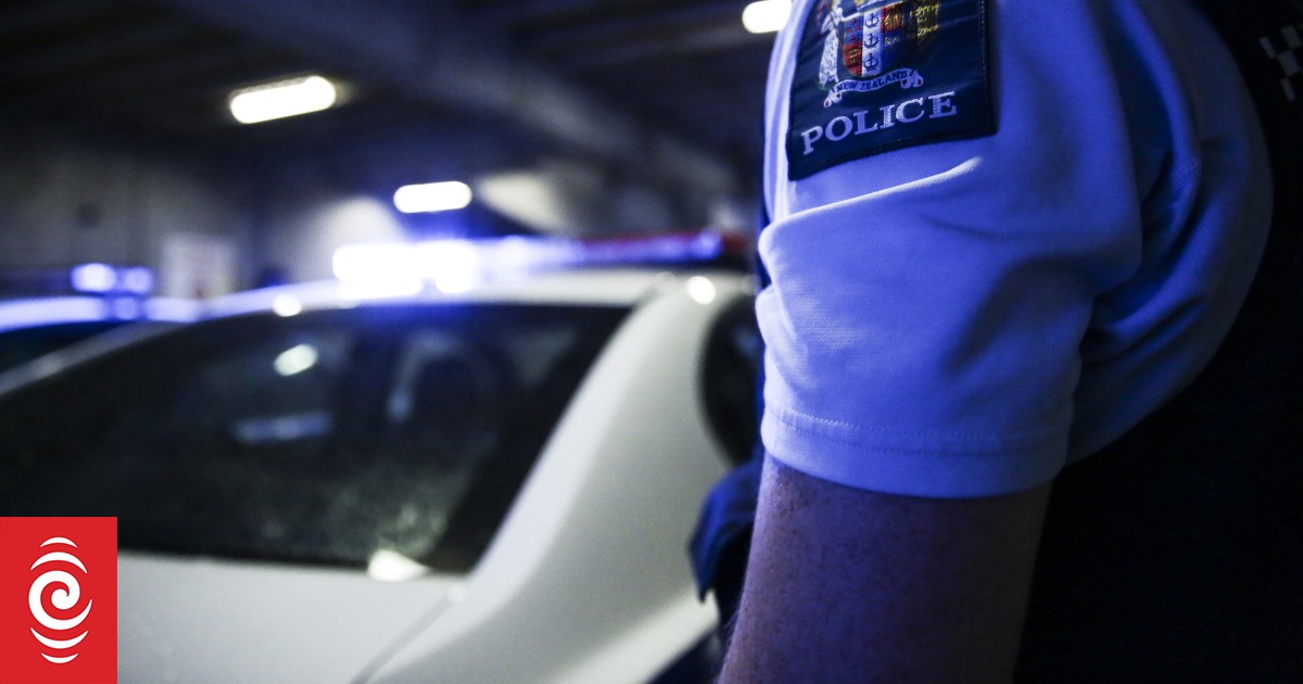 One dead, two hurt in single-vehicle crash in Papatoetoe