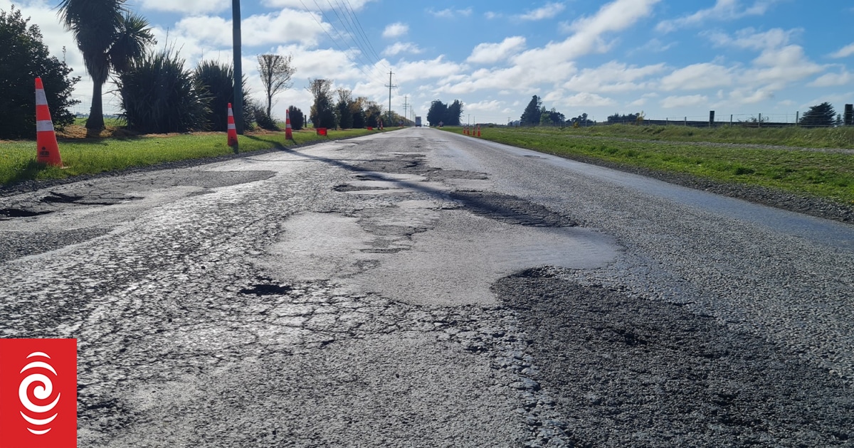 Why potholes are repeatedly patched up rather than fixed - Vimarsana News