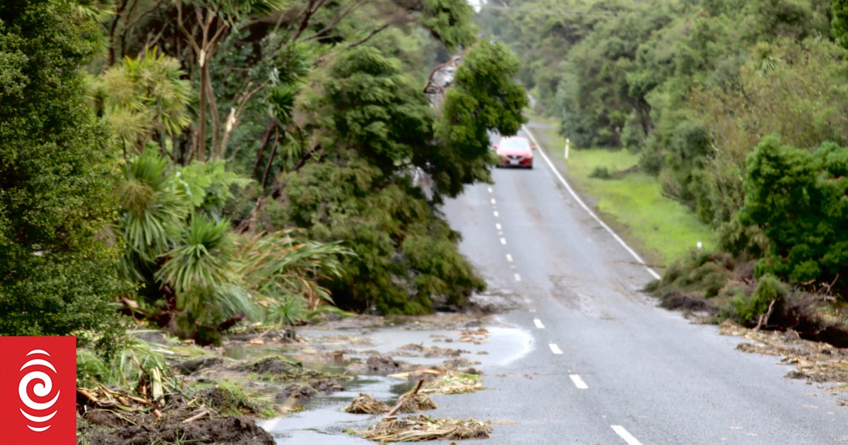 Firefighter still trapped after Muriwai slip RNZ