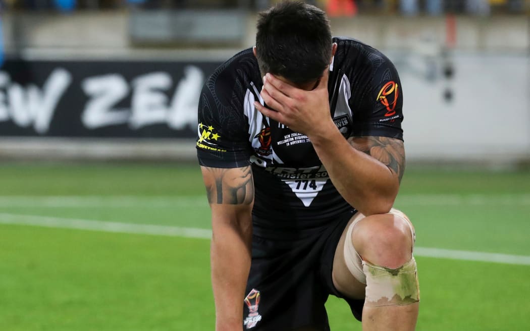 New Zealand's Shaun Johnson dejected  after the loss. Kiwis v Fiji, Rugby League World Cup.