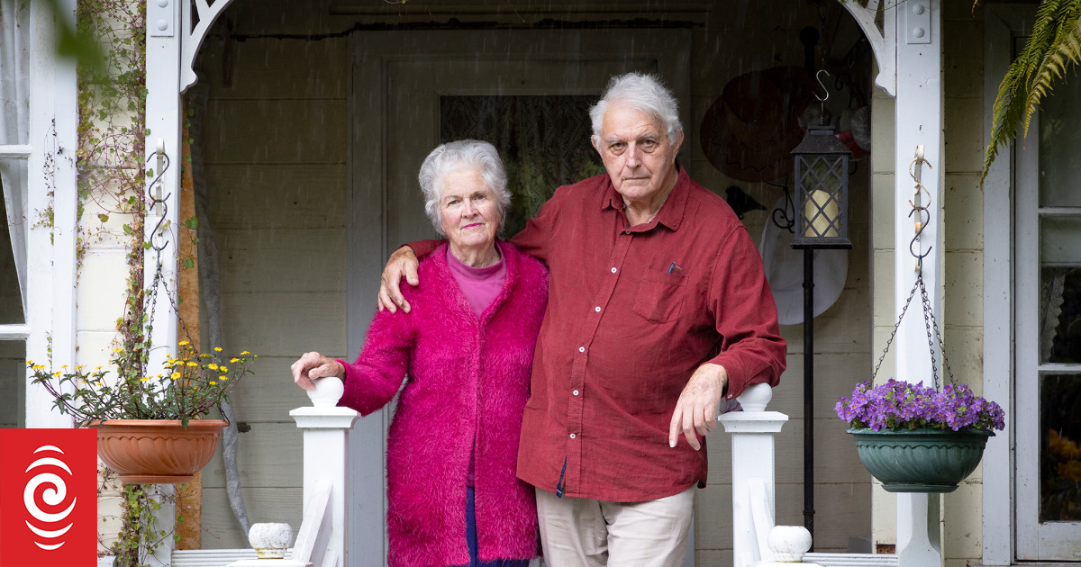 Crumbling teeth or having a home? The choice one retired Rotorua couple face - Vimarsana News