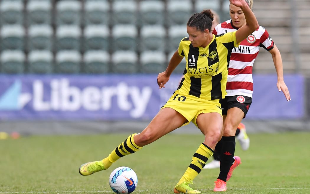 Grace Jale of the Phoenix and Erica Halloway of the Wanderers during the A-League Women's match. 2021.