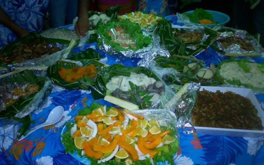 Cook Islands feast