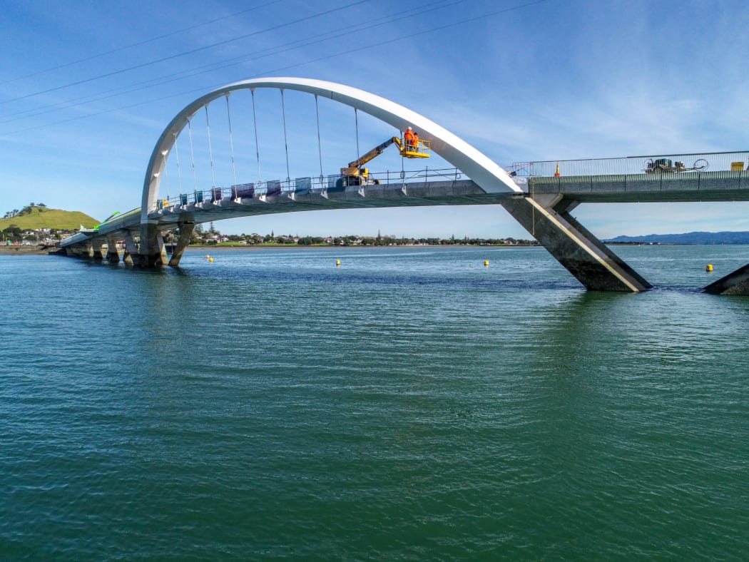 Waka Kotahi adds finishing touches to new $38m Māngere bridge