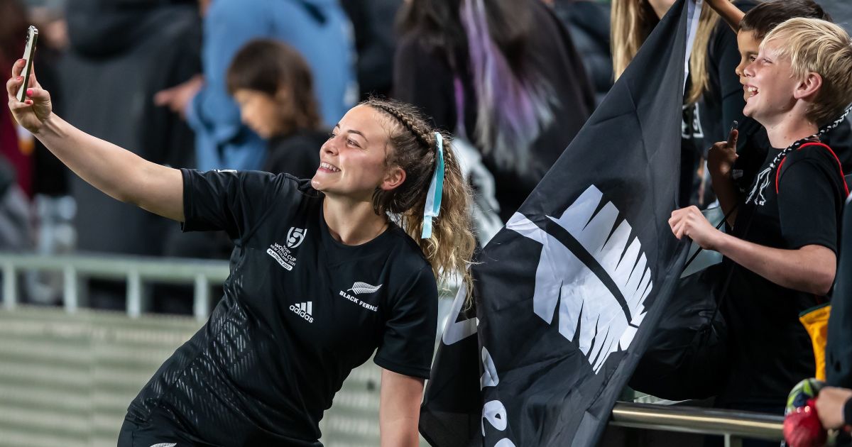 Holmes at fullback as Black Ferns largely unchanged for World Cup semi-final