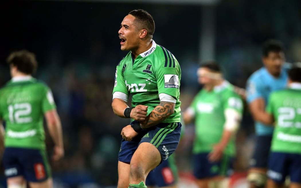 Aaron Smith celebrates the Highlanders' Super Rugby Semi Final win.