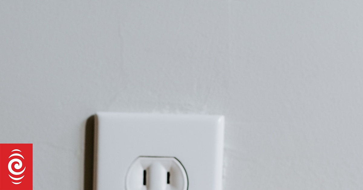 Rachunki za energię elektryczną w domu płacone przez sprzedawców detalicznych, którzy płacą nadwyżki zysków – związki zawodowe