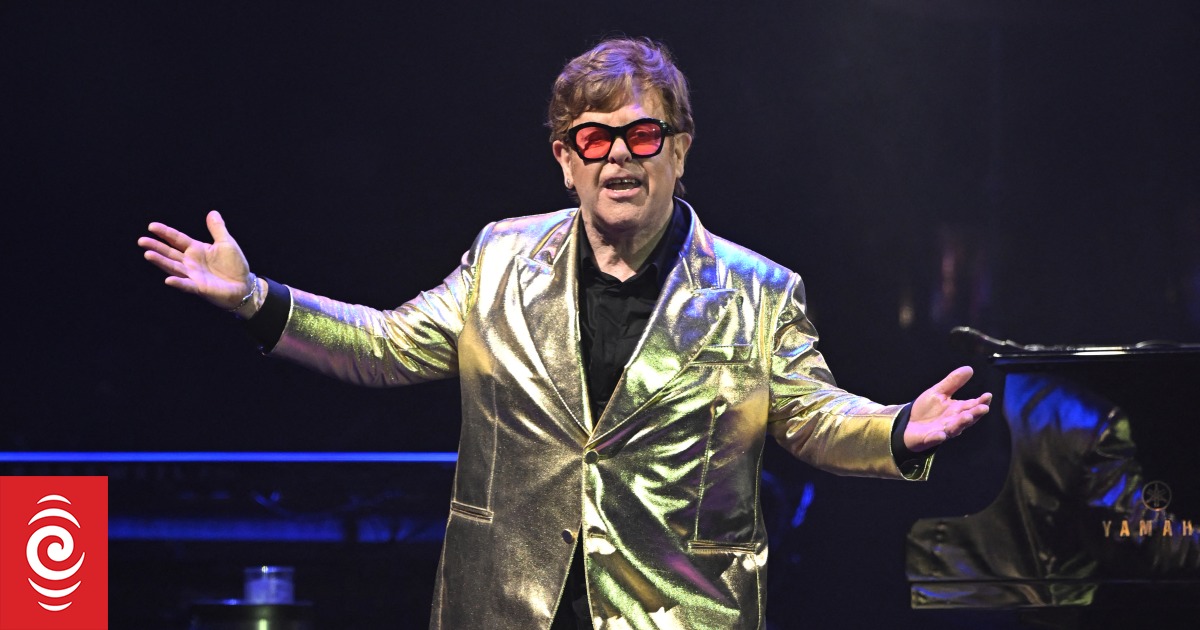 Słońce zachodzi nad Eltonem Johnem dzięki tej porywającej kolekcji Glastonbury