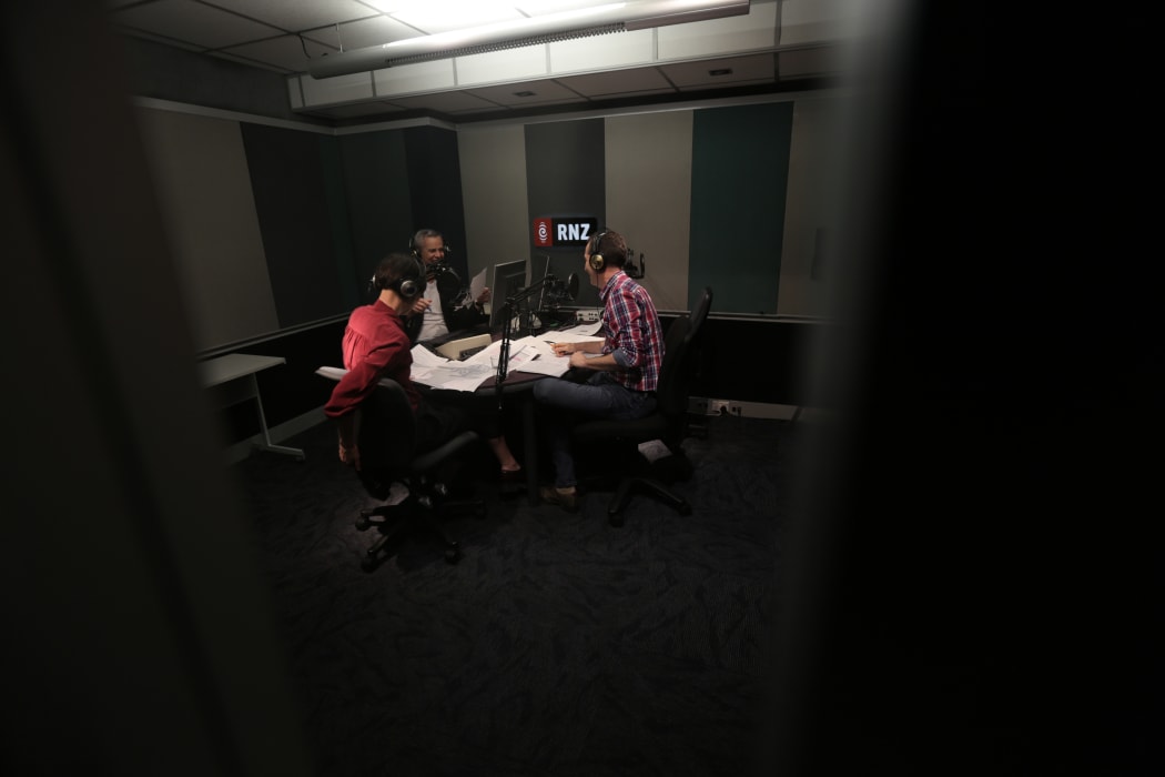 Lisa Owen, Guyon Espiner and Tim Watkin record the Caucus podcast.