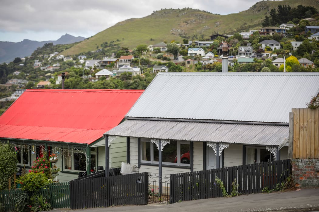 First signs of New Zealand housing market slowing new report RNZ News