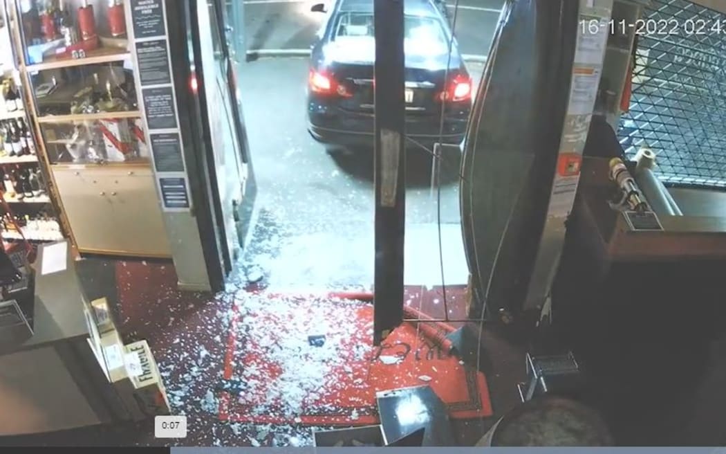 Ram raid at a branch of Glengarry Wines in Auckland