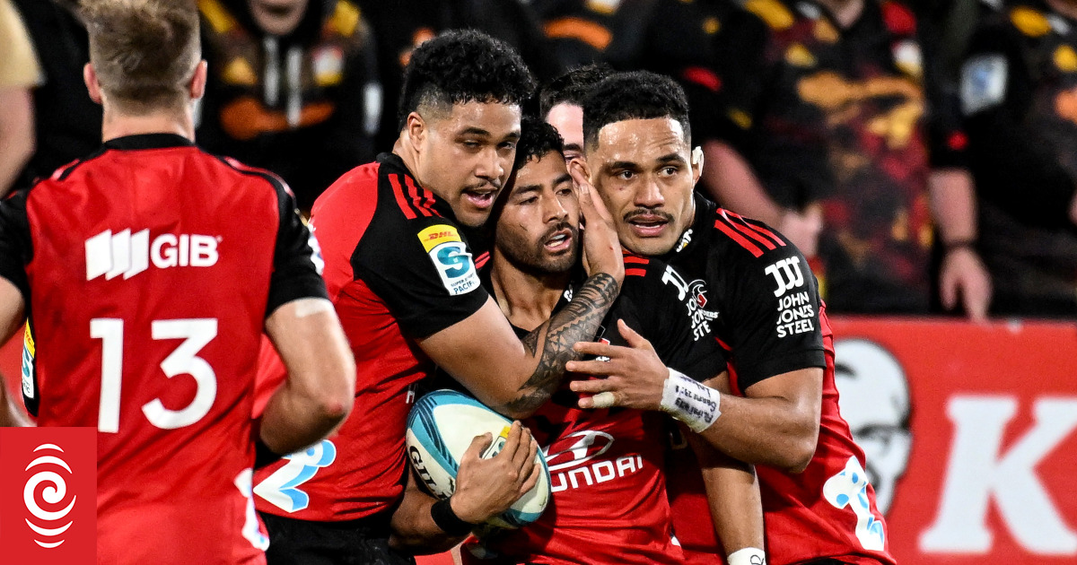 Super Rugby Pacific final: Crusaders pip Chiefs to claim championship
