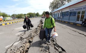 A series of powerful earthquakes have rocked the Indonesian holiday island of Lombok, killing at least 10 people and setting off fresh waves of panic after nearly 500 died there following a huge tremor two weeks ago.