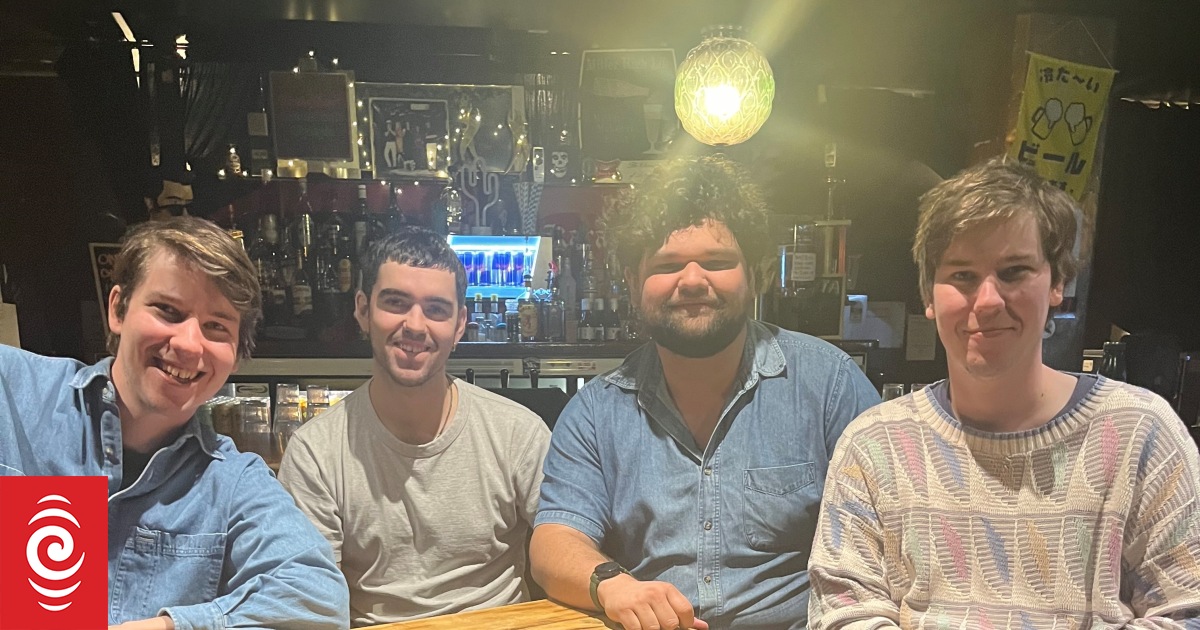 Hans Puckett podróżuje po Nowej Zelandii po tym, jak odmówiono mu wizy do USA