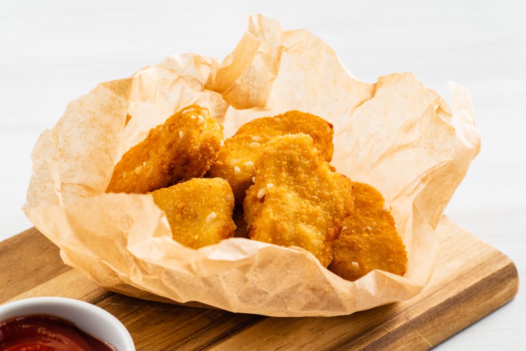 chicken nuggets with sauce