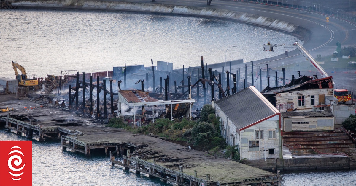 Wellington fire crews battle blaze at Shelly Bay - Vimarsana News