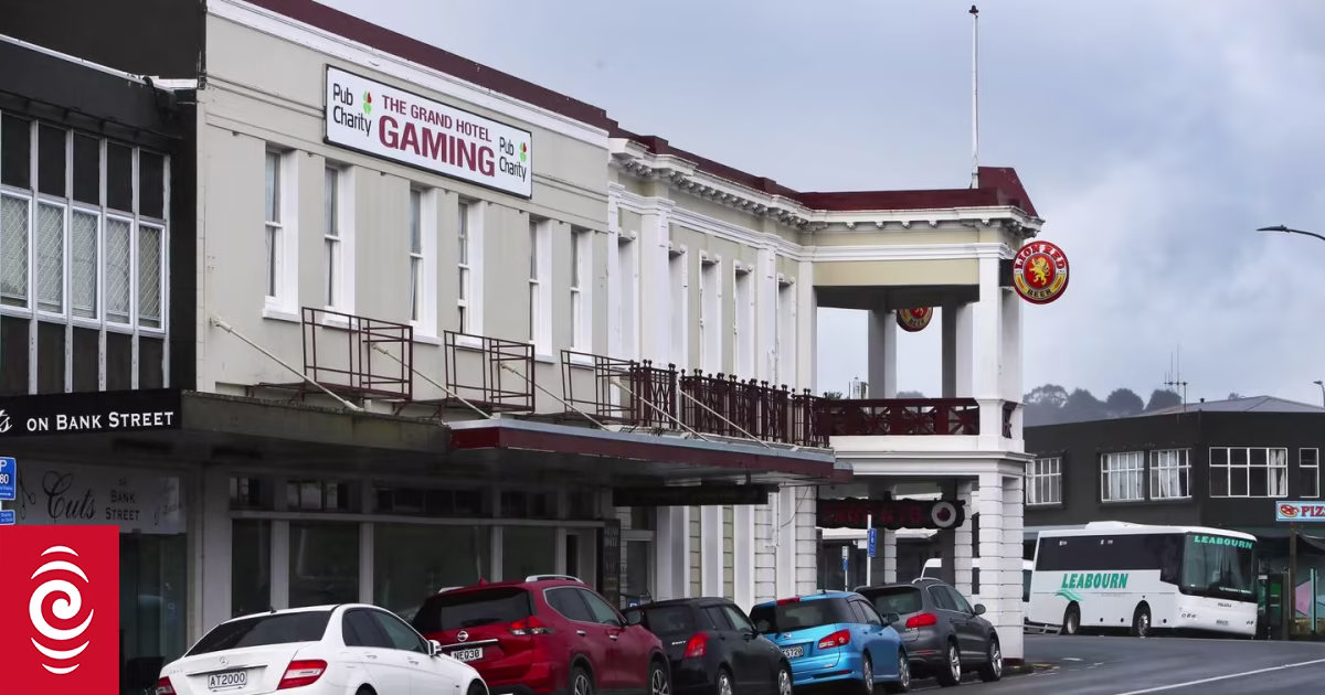Gamer blurs reality posing as FBI agent carrying fake gun into Whangārei pub