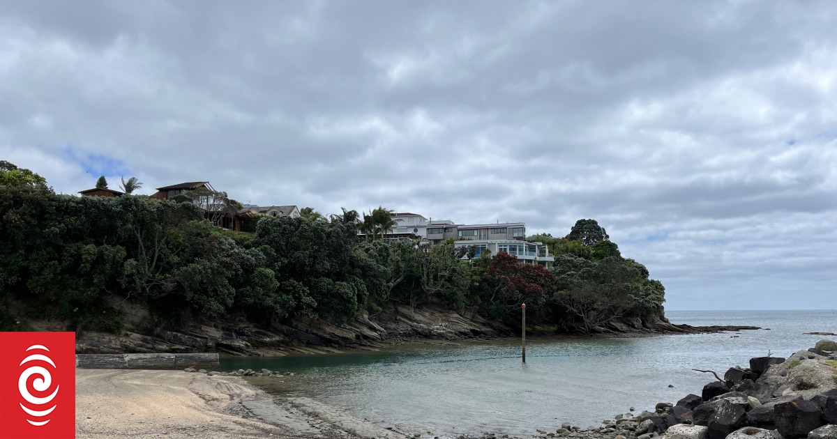 North Shore beaches under 'do not swim' notice due to sewage spill - Vimarsana News
