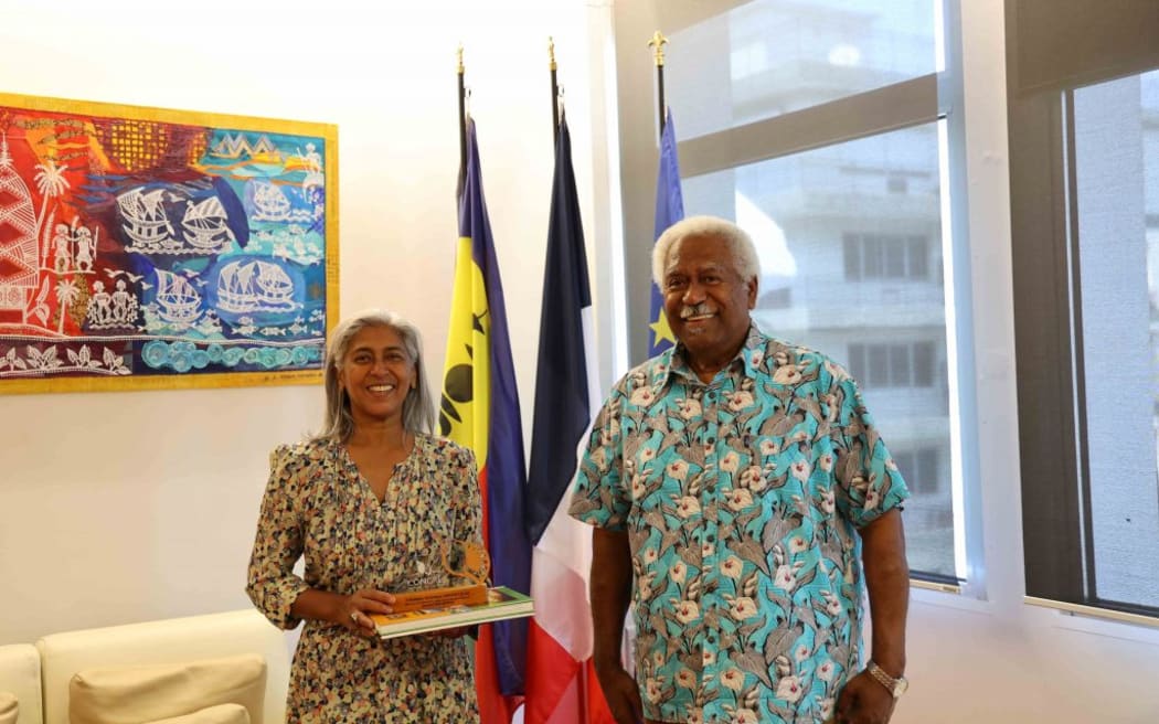 Ce vendredi 3 novembre, le Président du Congrès Roch WAMYTAN a reçu en guise de courtoisie Véronique ROGER-LACAN, Ambassadrice de France dans le Pacifique et Représentante permanente de la France auprès de la Communauté du Pacifique.