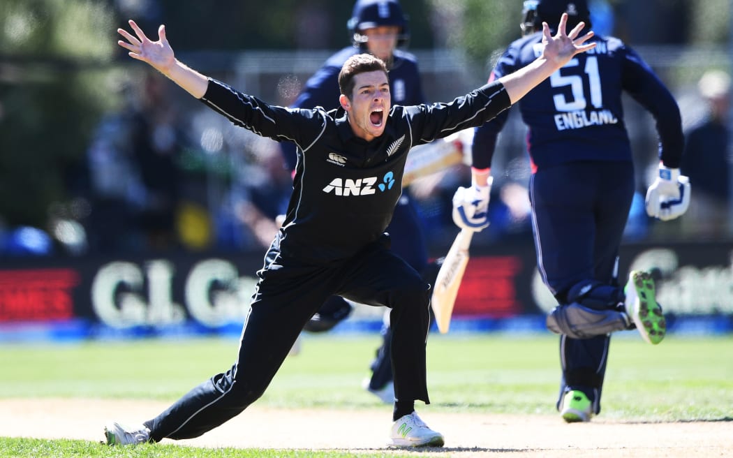 Mitchell Santner appeals unsuccessfully  for a wicket against England.