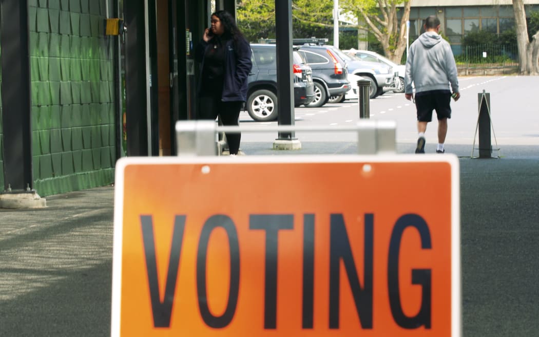 An orange voting sign.