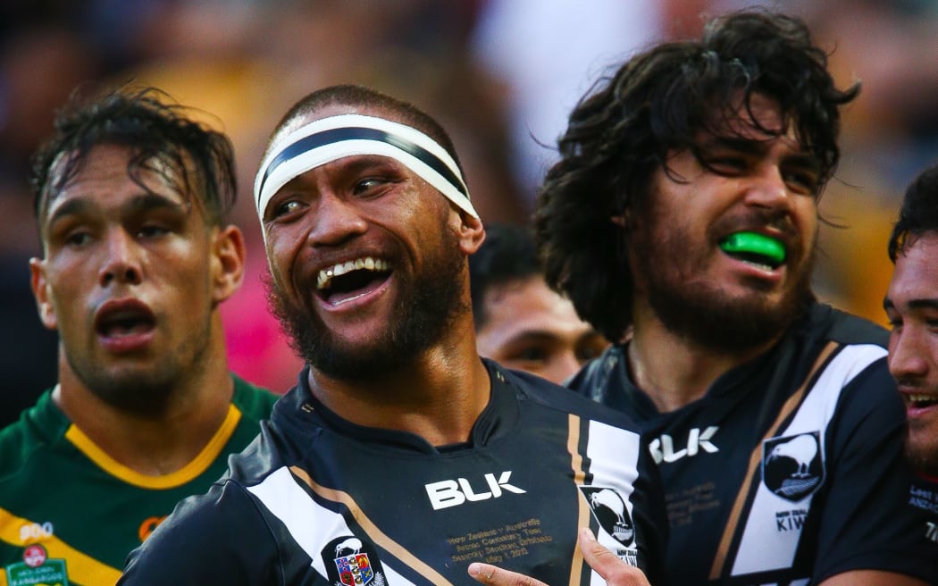 馬努·瓦圖維 (Manu Vatuvei) 慶祝他的第二次嘗試