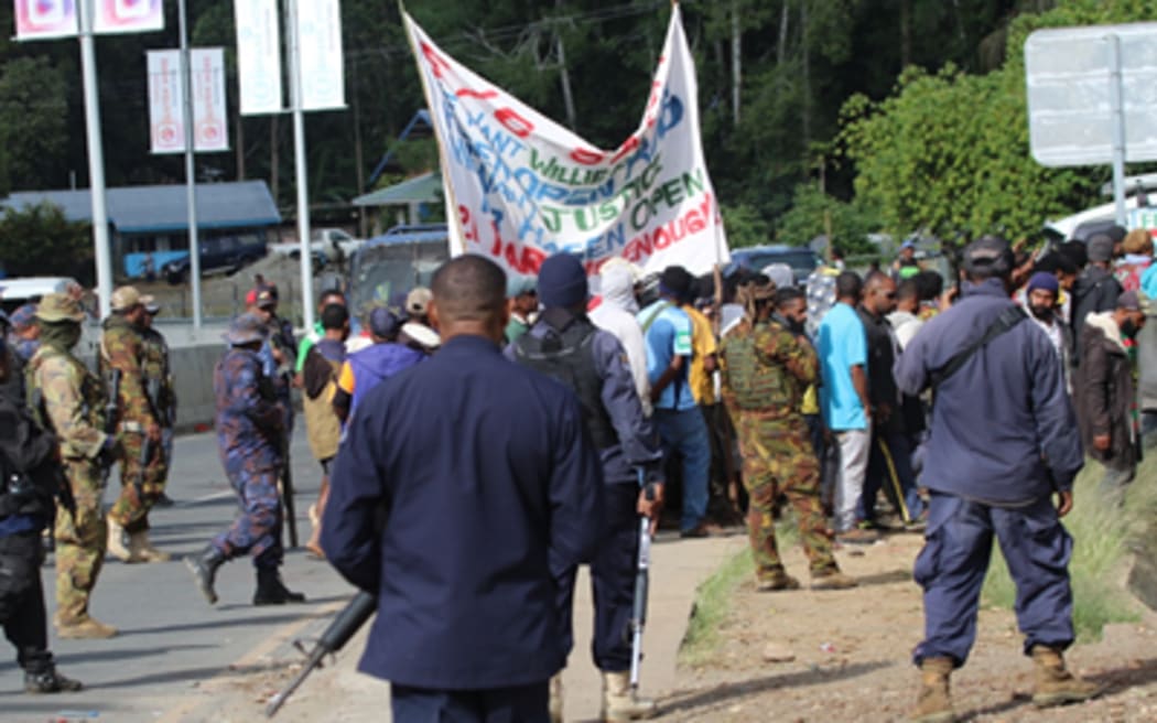 Police and Defence Force personnel removed the protesters from the road leading into the Kagamuga Airport this morning. 7 June 2022