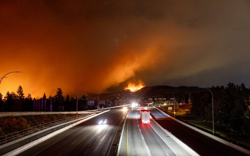 Canada wildfires Residents scramble to flee fires in Kelowna and