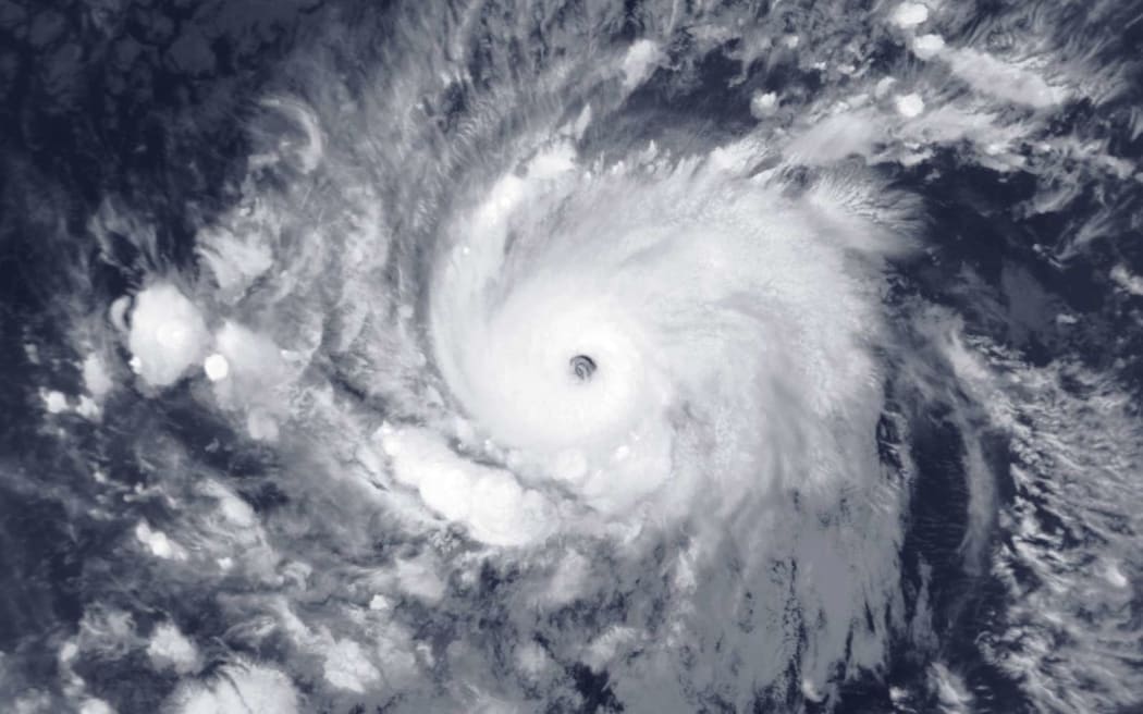 Hurricane Lane prompts warnings in Hawaii RNZ News