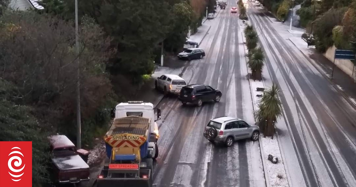 Icy roads as temperatures drop in cold snap - Vimarsana News