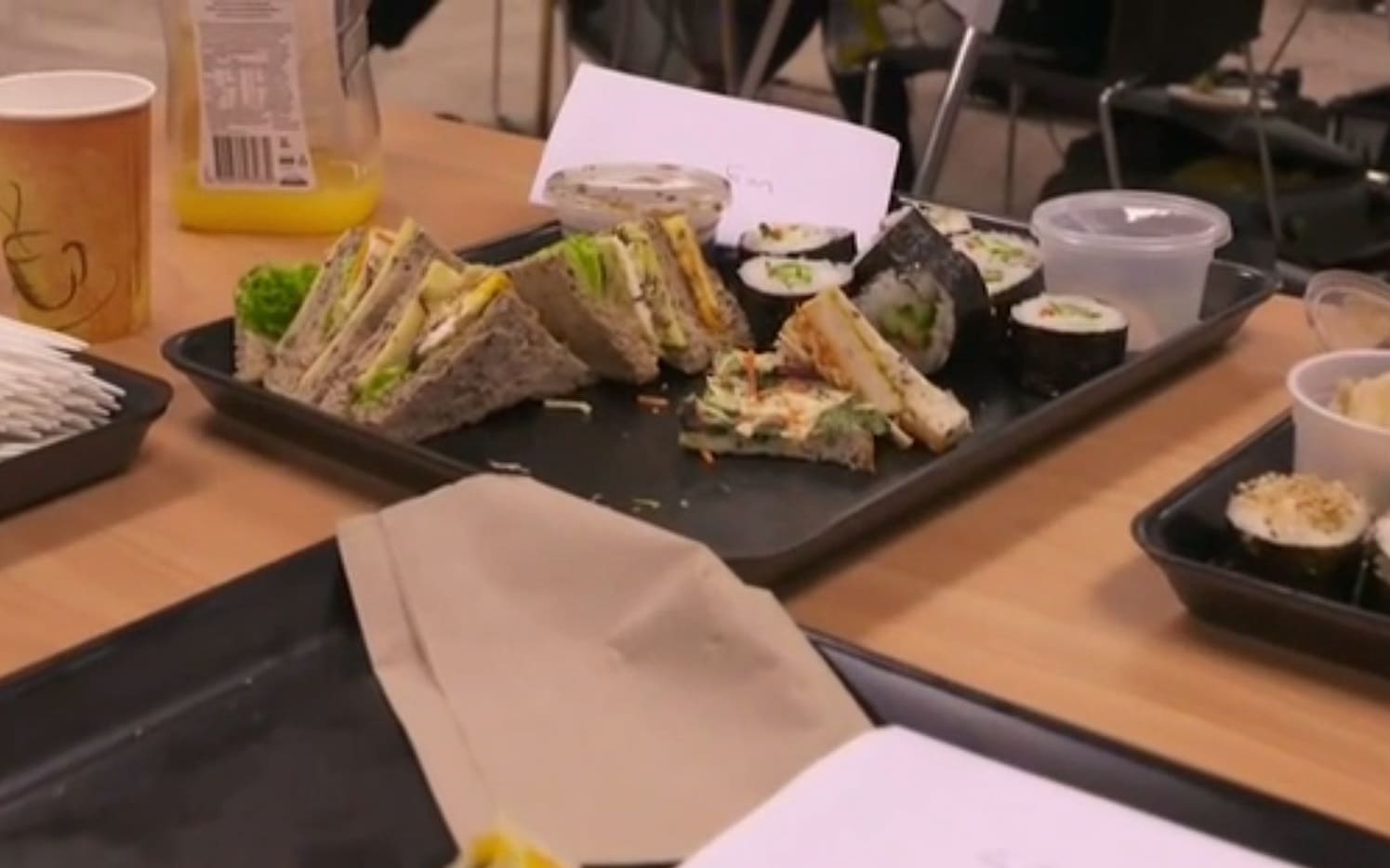 A NZHerald.co.nz livestream of reporters' sandwiches and juice at Auckland Hospital.