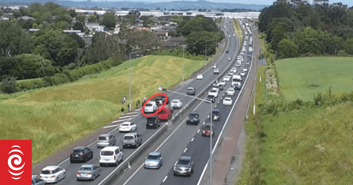 Crashes slow holiday traffic in Auckland and Waikato RNZ News