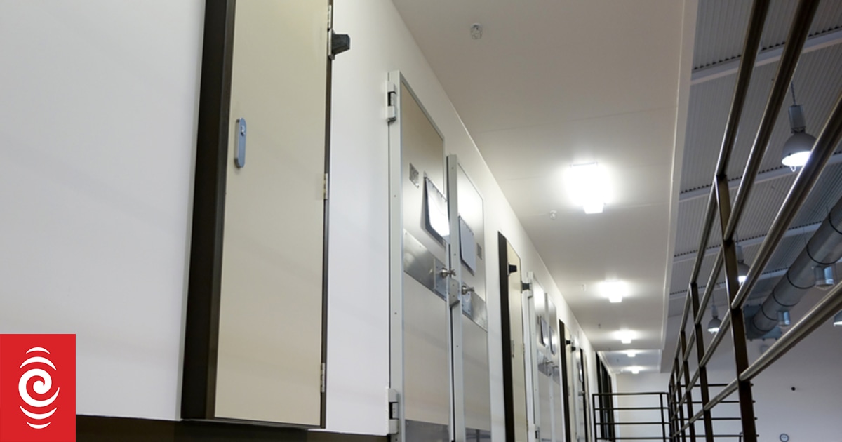 Inmates take court action over wages for work behind bars | RNZ News