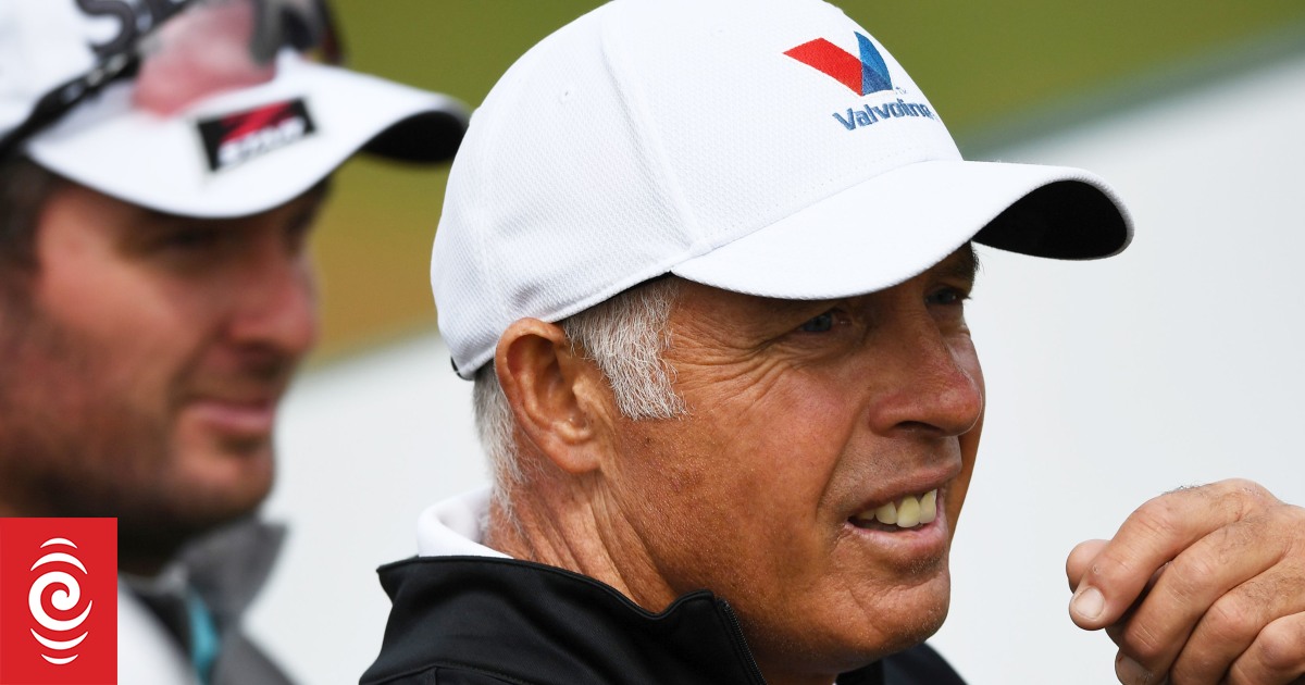 Steve Williams to carry the bag again