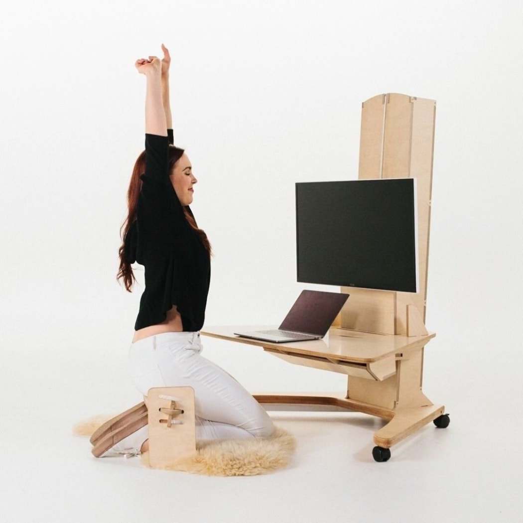 A Limber desk in action