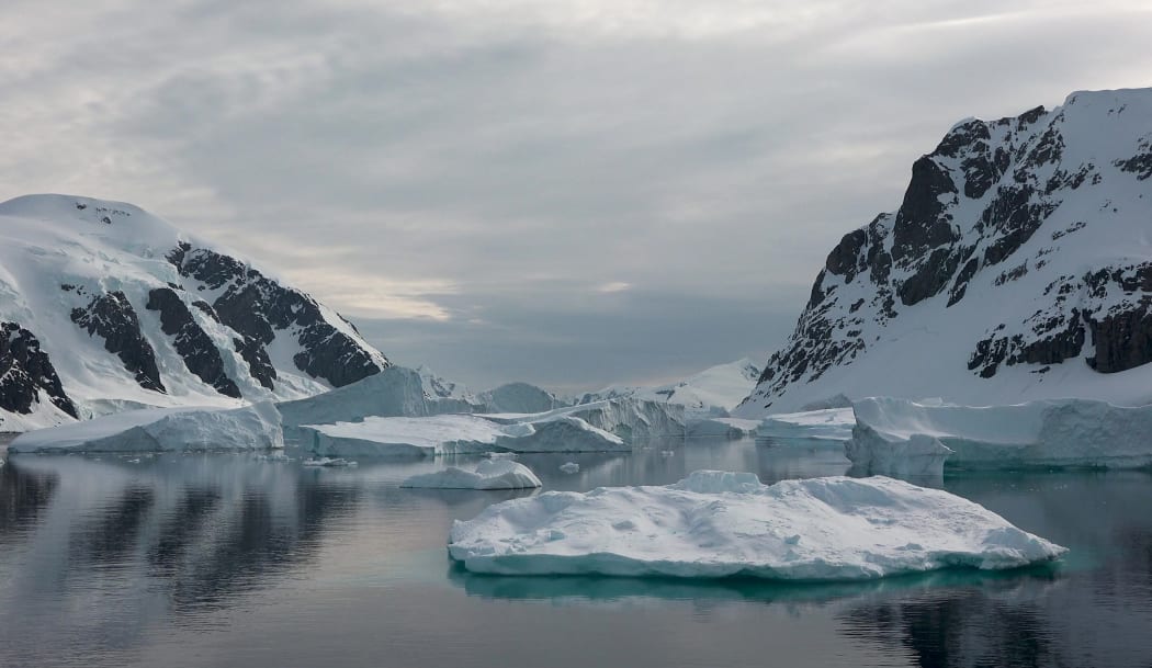 Antarctica heatwave sends temperatures 40C above normal | RNZ News