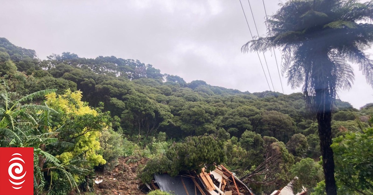 Cyclone Gabrielle: Thousands uncontactable, hundreds still without water or power