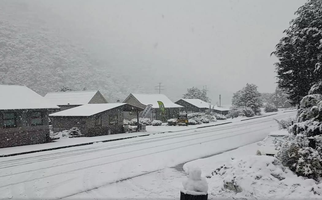 Snow closes state highway with more forecast across South Island