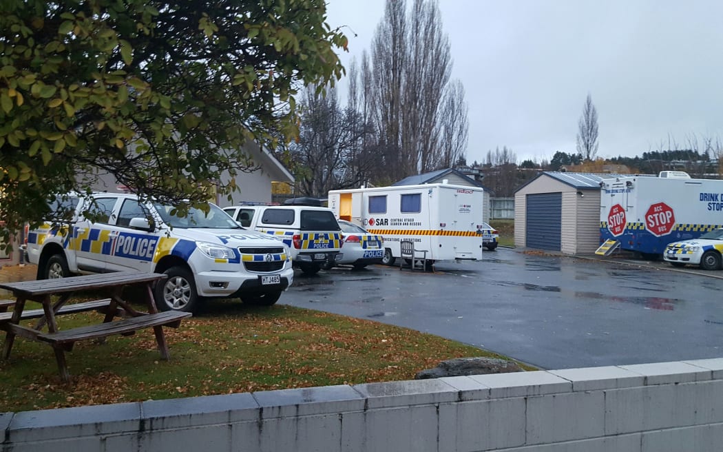 Search operation Alexandra police station.Search and Rescue are poised to rescue a group stranded in four-wheel drives overnight in a remote part of Central Otago once the weather clears, police say.