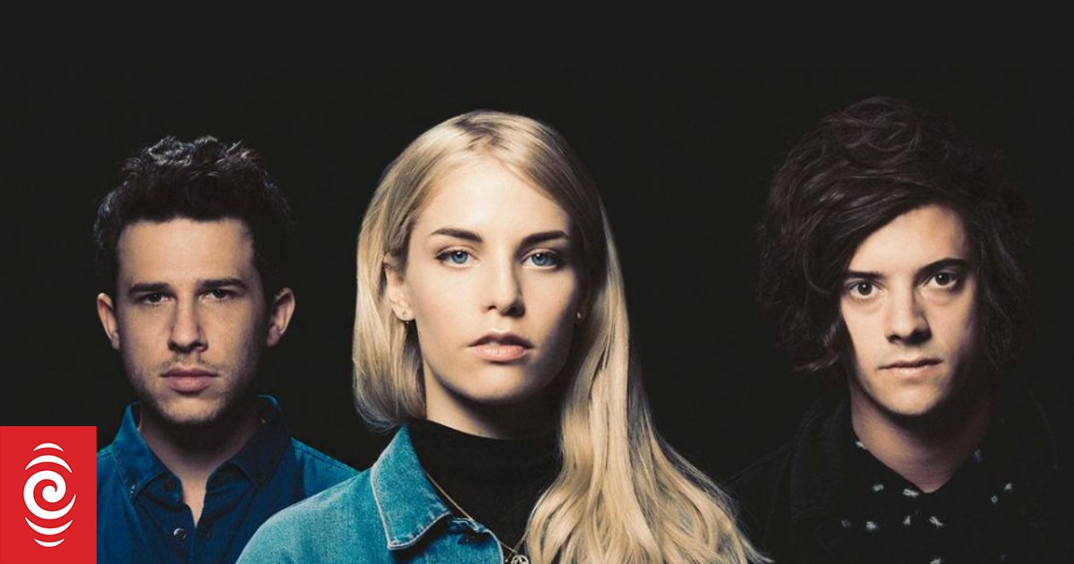 London Grammar- Everywhere You Go (Lyric Video) 