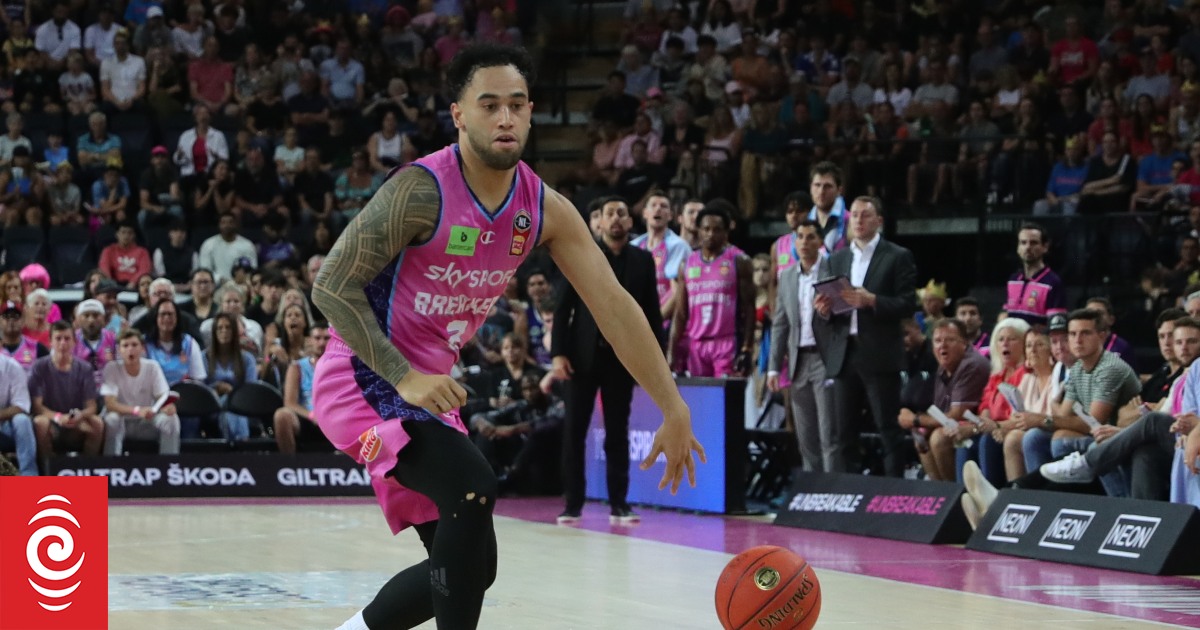 Breakers ride out coach's ejection to beat Adelaide - Vimarsana News