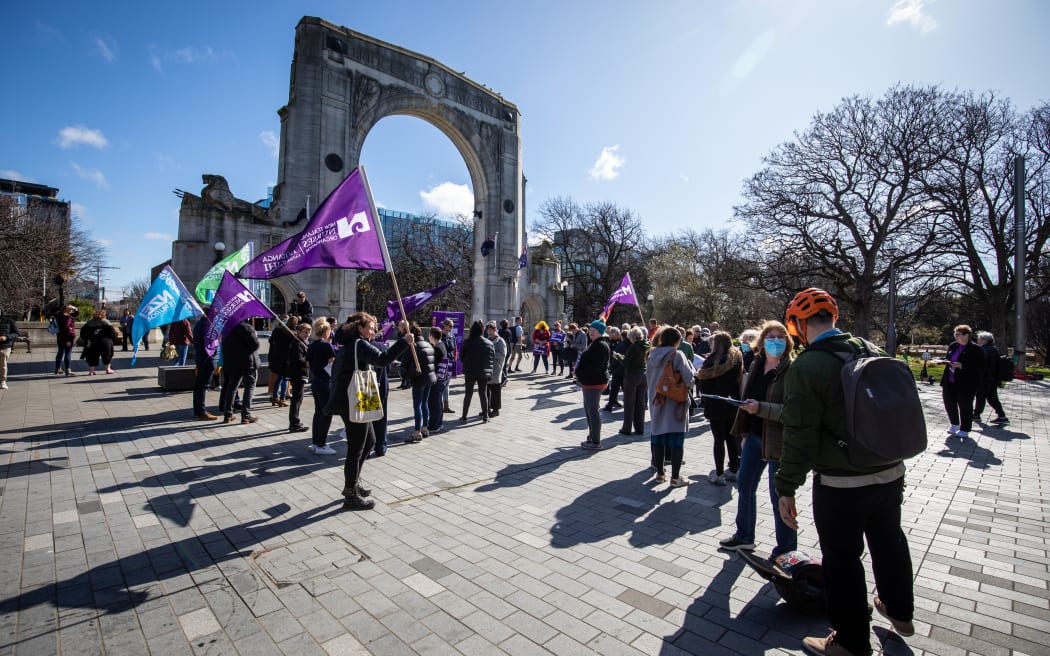 Nurses rally for fair pay near the Bridge of Remembrance