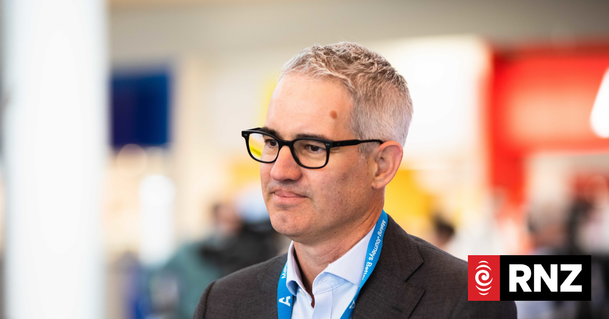 Auckland Airport chief executive Adrian Littlewood resigns | RNZ News