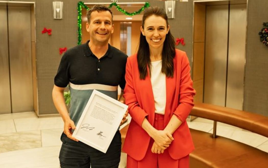 Jacinda Ardern's 'arrogant prick' insult aimed at David Seymour raises more  than $100k for charity | RNZ News