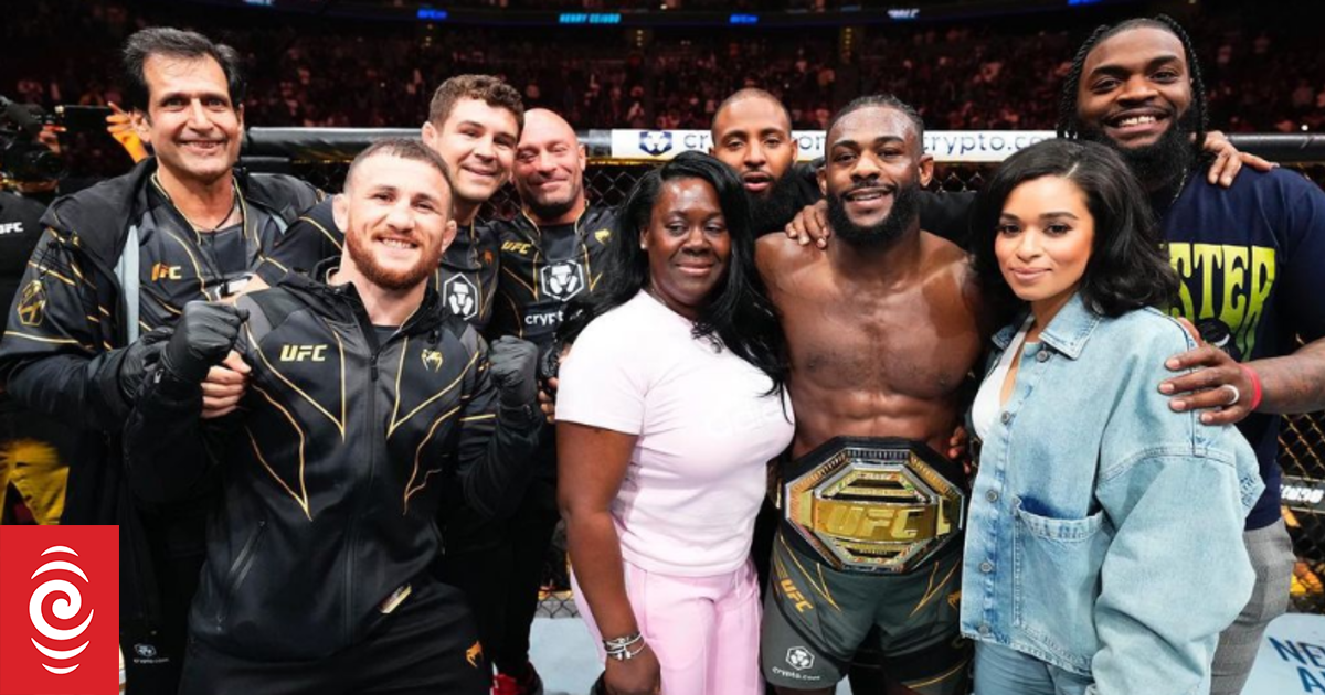 Sterling cements his legacy - Vimarsana News