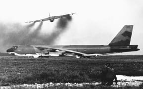 A U.S. Air Force Boeing B-52G-125-BW Stratofortress (s/n 59-2582) from the 72nd Strategic Wing (Provisional) waits beside the runway at Andersen Air Force Base, Guam (USA), 15 December 1972.