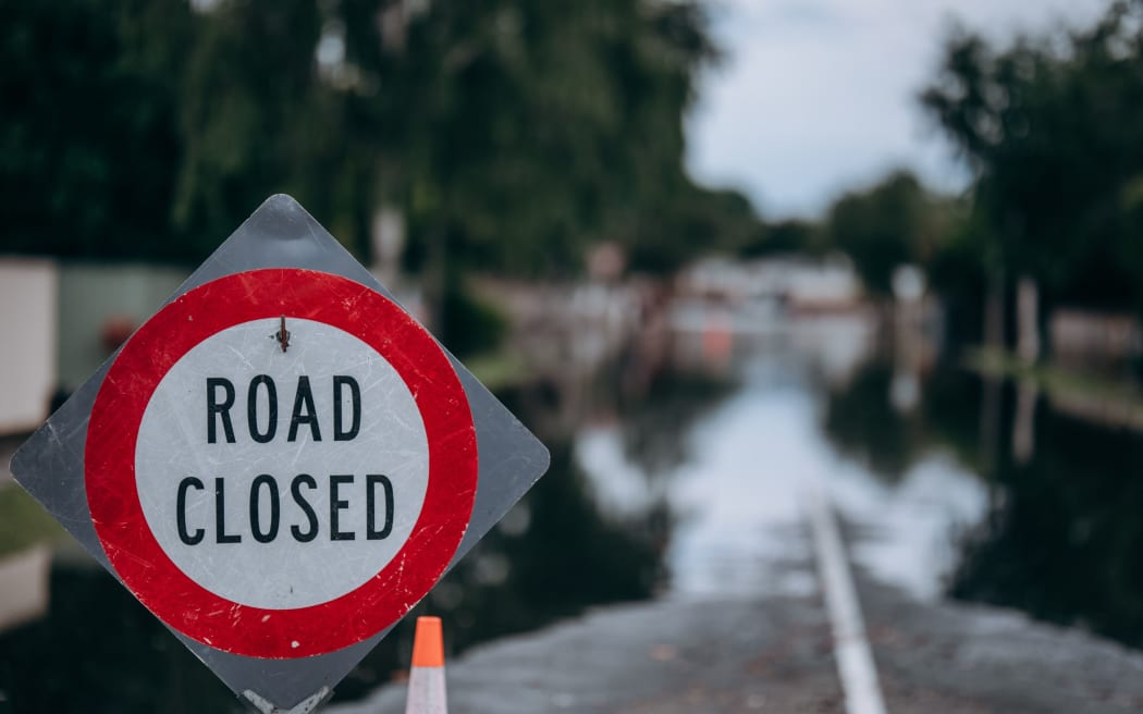 纳皮尔洪水 - 道路封闭