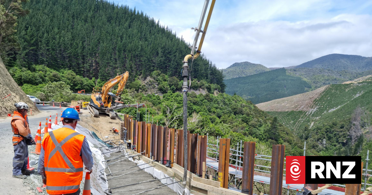 Road crews work round the clock to reopen Nelson-Blenheim highway